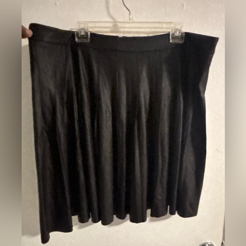NWT Lane Bryant Black Faux Leather Flare Skirt Size 22 Plus Size
(1012)
